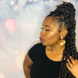 Meet your Posher, Alecia